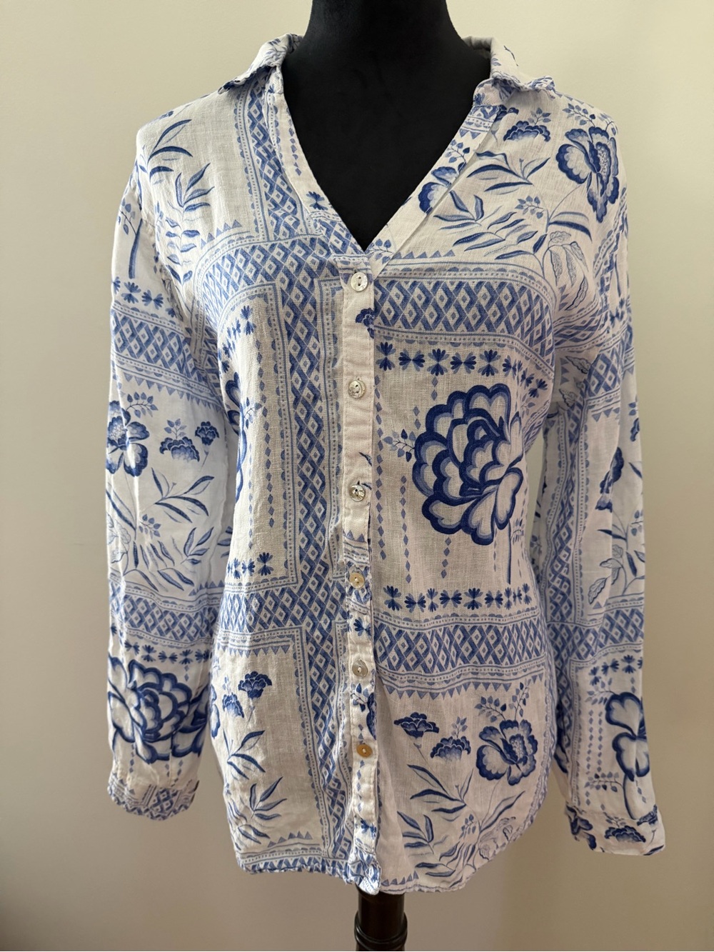 H by Halston White Button-Down Linen Shirt with Blue Floral Bandana Print Size L